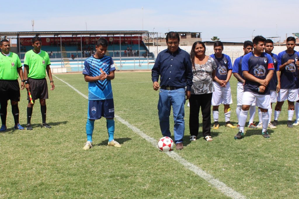 Reconocen al presidente de la Asociación Deportiva Sport Santa Rosa
