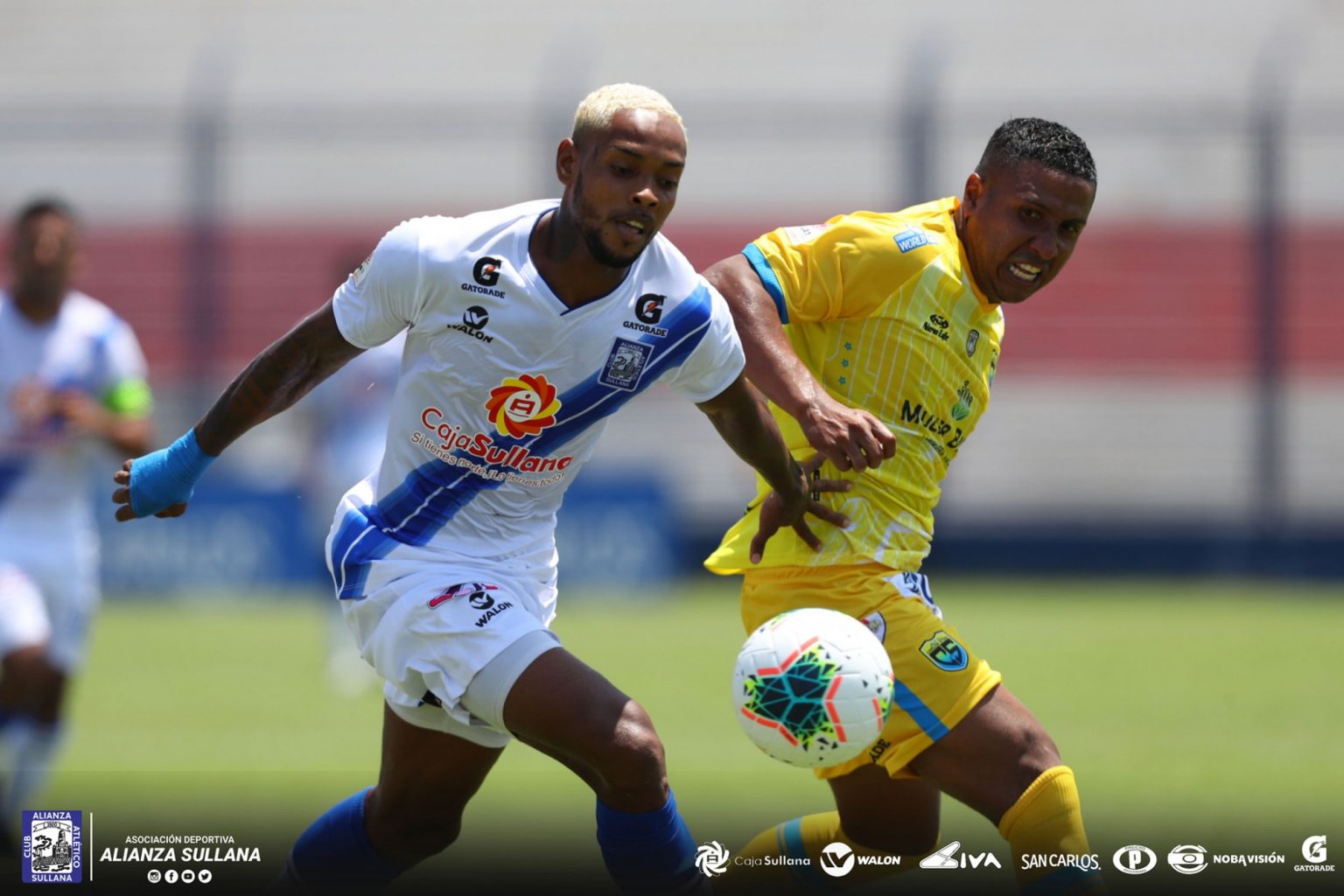 Ariano Azmahar podría regresar al Perú a jugar la Liga 1