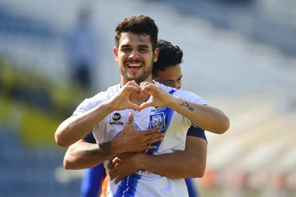 Churres perdían 0-3 y terminaron empatando en el último mínuto