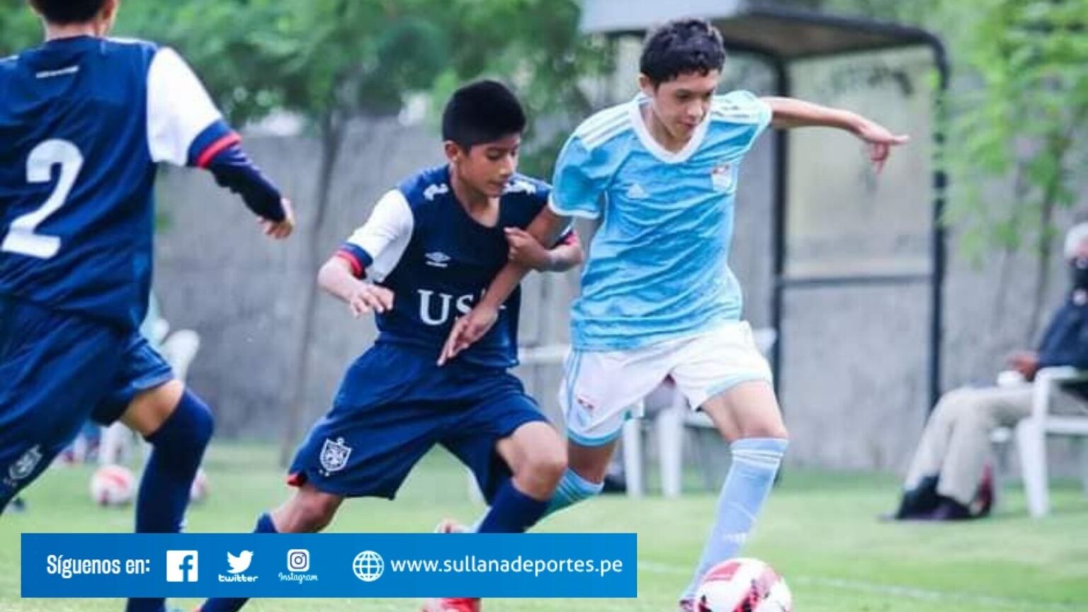 Jugó Creciendo con el Fútbol en Sullana y hoy juega en Sporting Cristal