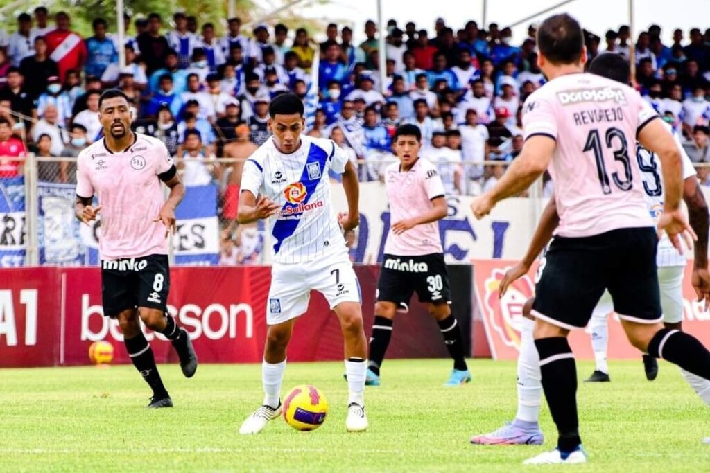 Churres y Binacional se enfrentan por un cupo a la Sudamericana