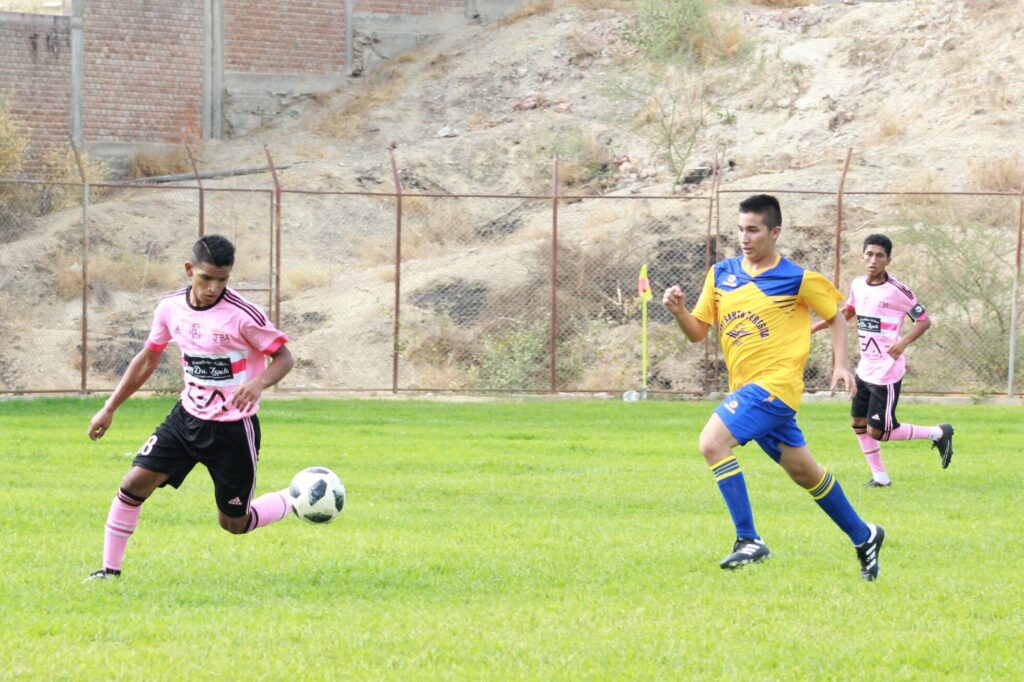 Chanel y Santa Teresita debutan en la Primera División de Sullana