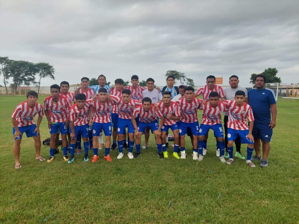 Jugó en Alianza Atlético y el Grau, pero ahora busca llevar a su equipo a alzarse con la Copa Perú.