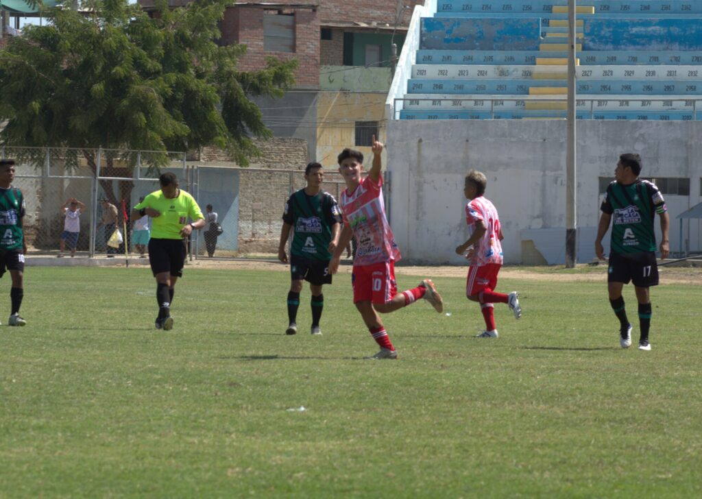 Jugó en la selección Sub 17 de Perú y ahora destaca en la Copa Perú
