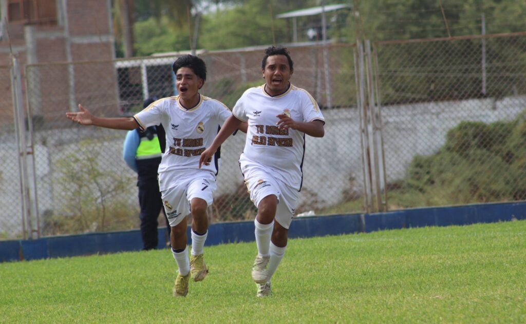 El 9 del Real Pavletich se llama Henry Rivera.