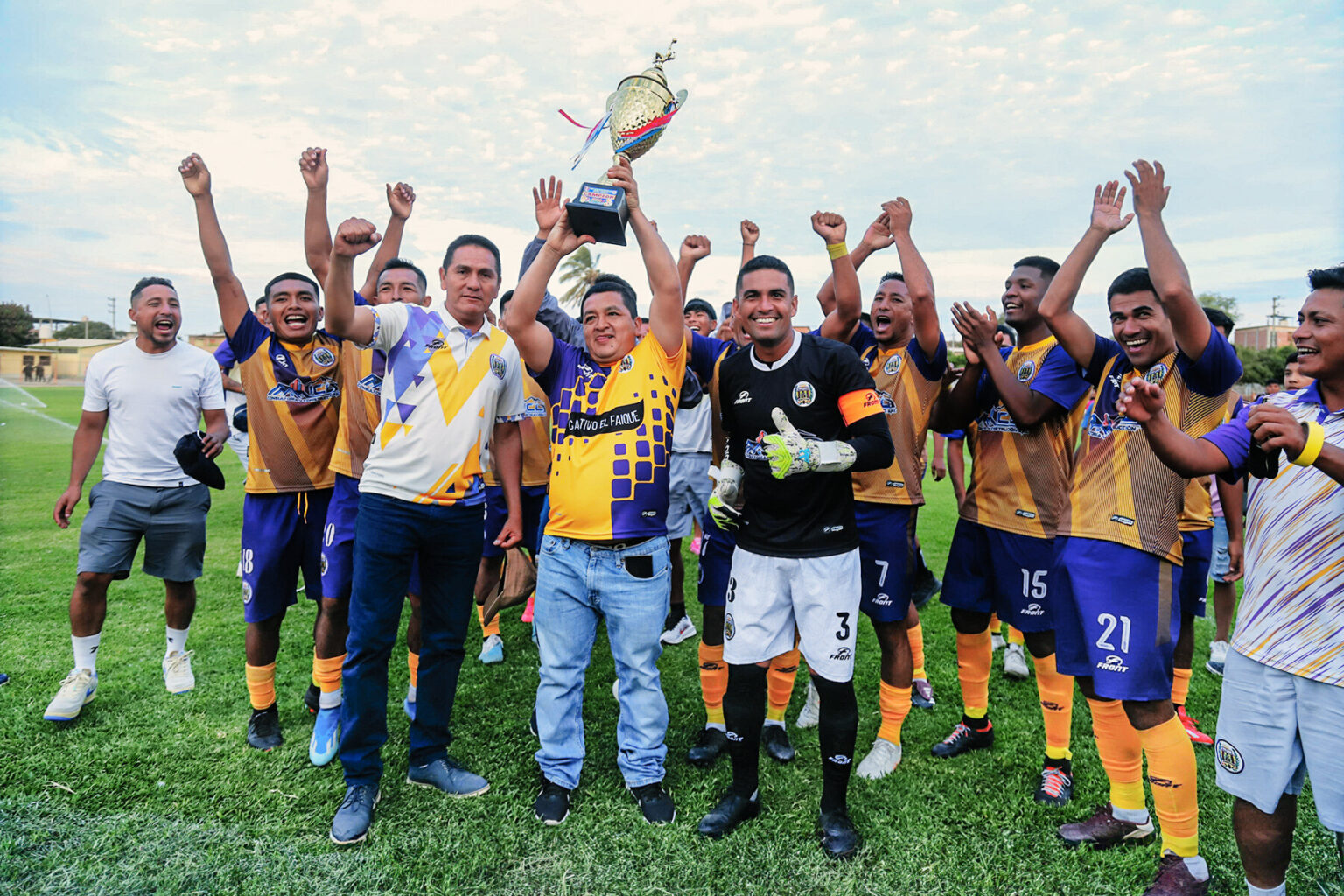 Juventud Cautivo armó un equipazo con jugadores con pasado en Liga 1 y 2.