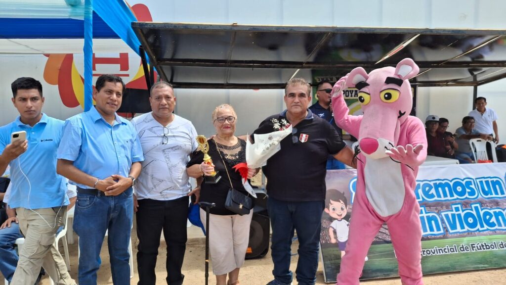 Sullana inauguró su torneo y 10 equipos van por la gloria.