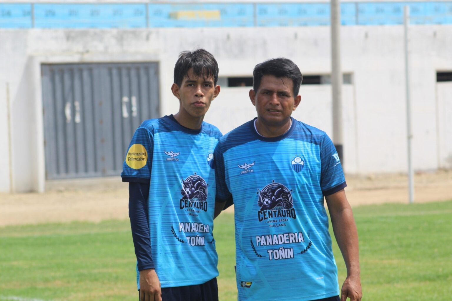 Padre e hijo cumplieron el sueño de todo futbolista.