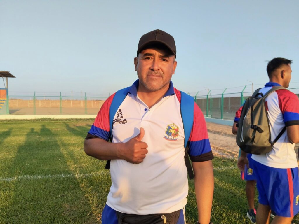 Wilder Requenes, el entrenador que hace soñar a Pueblo Nuevo de Colán con la nacional.